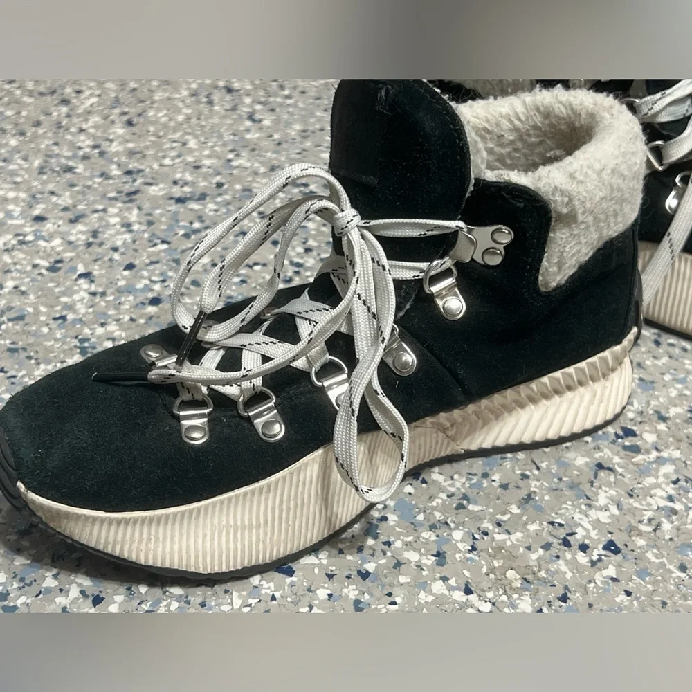 Sorel Black and Cream women’s Boots - Picture 3 of 5